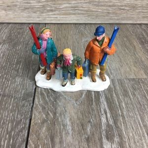 2006 Lemax carole Towne Christmas Collection Checking In Skiers